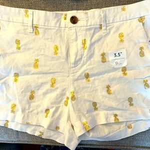 NWT⭐️ Old Navy 🍍Shorts
